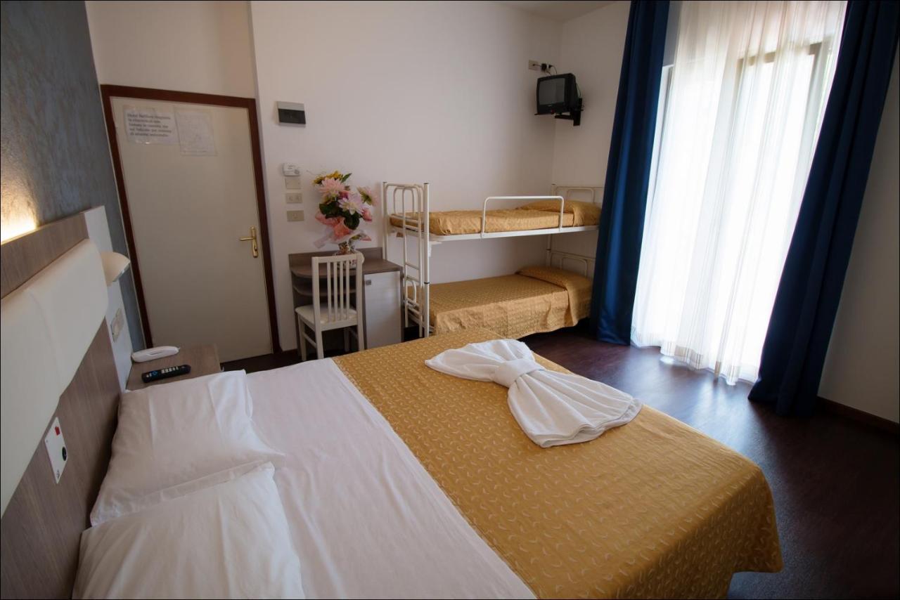 Hotel Belfiore Misano Adriatico Eksteriør bilde
